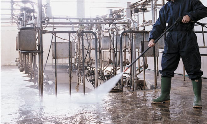 farm cleaning & power washing cork limerick waterford kerry clare munster